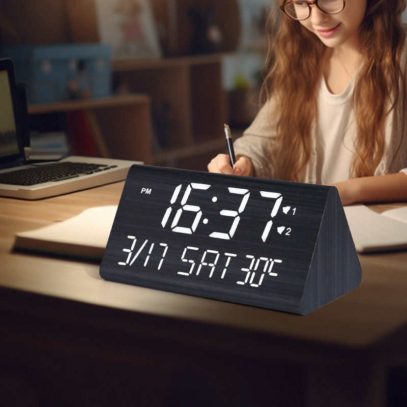 LED drveni budilnik s digitalnim zaslonom, tih rad, noćno svjetlo, vječni kalendar, temperatura, faza Mjeseca, prozorno okno, tjedni i mjesečni prikaz, višenamjenski elektronički sat