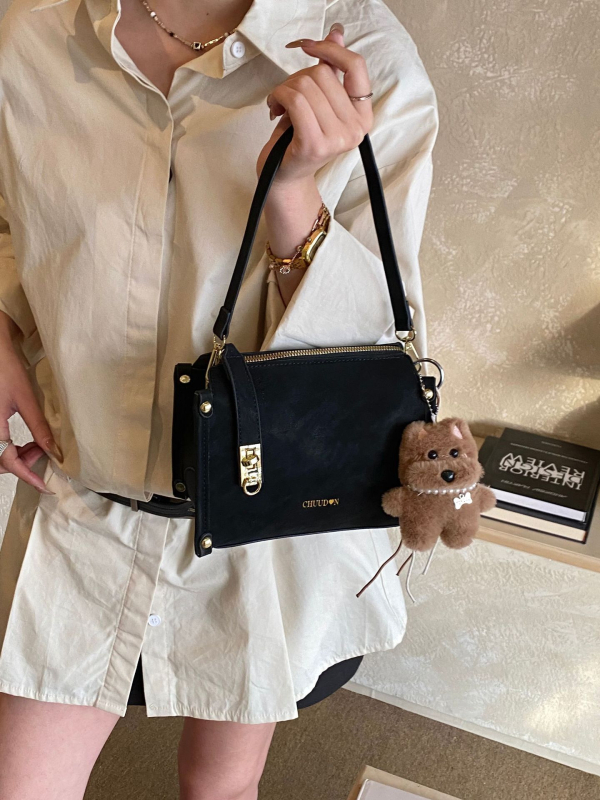 Dámska retro malá štvorcová crossbody taška s matnou textúrou, jar 2026