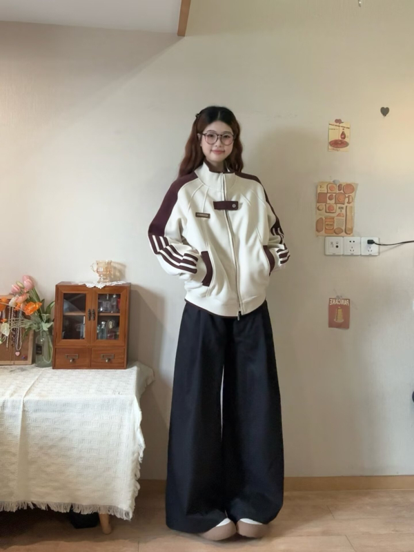 Jakna kardigan u korejskom stilu sveučilišnog izgleda, jesen 2025, chic minimalistički široki kroj, baseball kardigan