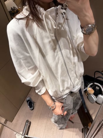 Žensko kratko jakno s batwing rukavima, s kopčom na stojećem ovratniku, prozračna, UV zaštita, casual stil
