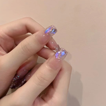 Χειροποίητα αυτοκόλλητα νύχια με μοτίβο Aurora Diamond – υπερλεπτά, λαμπερά για κυρίες