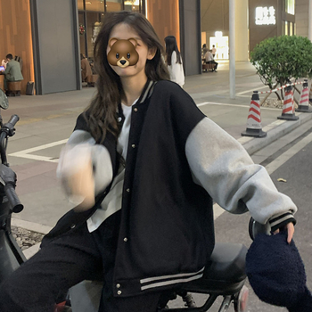 Unisex bomber jakna u retro američkom stilu, s flecom iznutra i debelim izradom, inspirirana školskim i korejskim stilom, casual