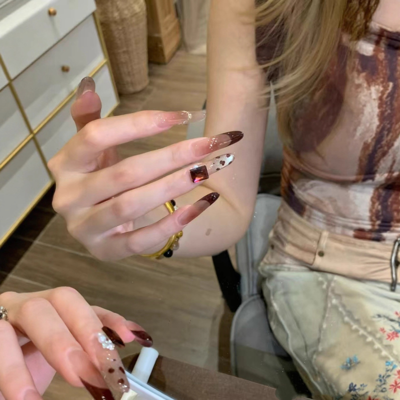 Barna gradientes leopard mintás, macska szem effektusú körömdíszítő tapasz francia manikűrhöz – luxus