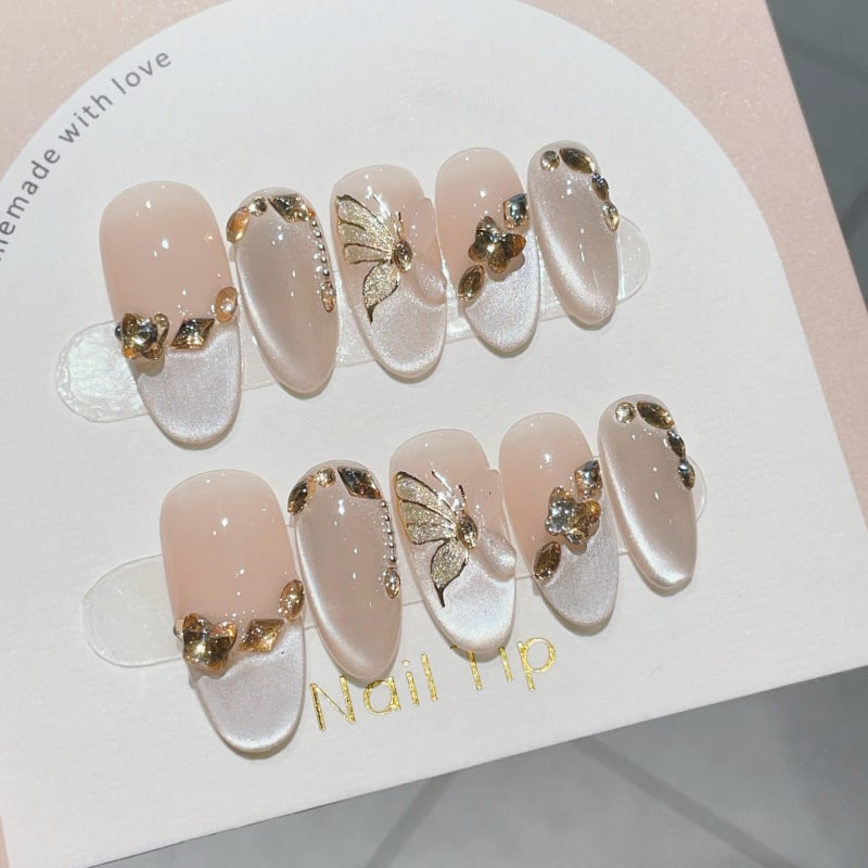 Őszi pillangó körömdíszítő matrica pezsgő színben, kézzel készített, juharlevél és pillangó minta, Cat Eye effekt