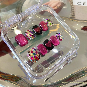 Dragon Fruit Crystal Cat Eye körmök – kézzel készített, viselhető rövid körmök, csillogó flitterekkel és szív alakú köröm matricákkal