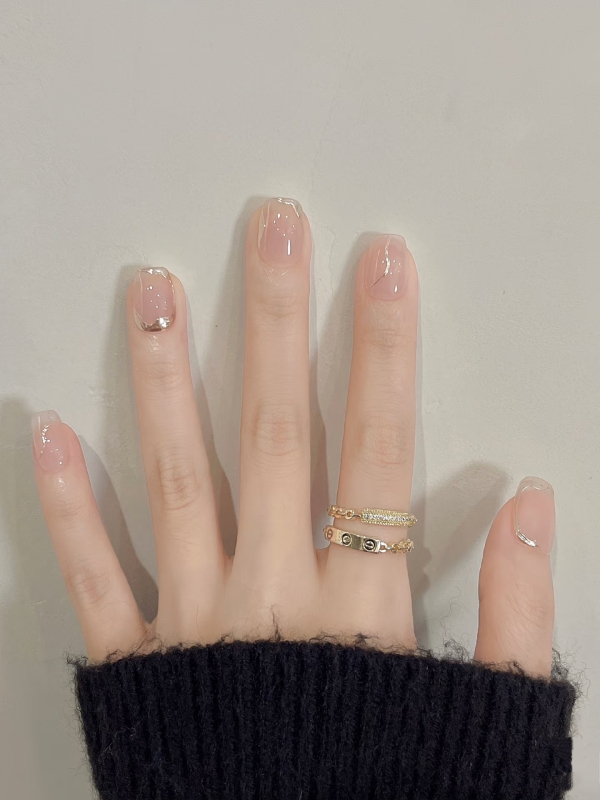 Kézzel készített viselhető körömdíszítő matrica – Cat Eye stílus, arany design, aranyos manikűr, fehérítő hatás
