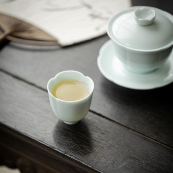 Porcelanska Gongfu šalica za čaj s cvjetnim rubom, mala, jednostavna, jednobojna, kineskog stila