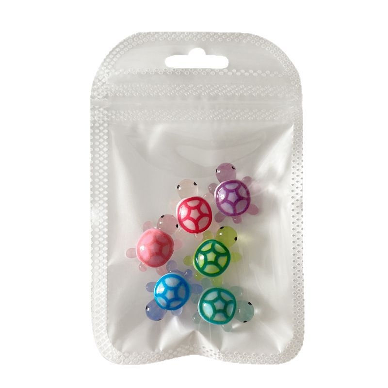 Fénylő tengeri teknős gyantából – DIY medál, kulcstartó, dekoratív dísz, 4,8 cm, 10 színű mix