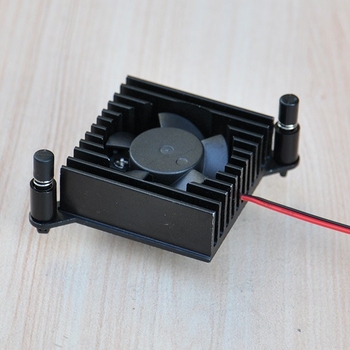 Алуминиев охладител за графична карта с вентилатор за Raspberry Pi, разстояние между чиповете на южен мост и северен мост 59 мм, работа при 5V–12V, размери 38×37×14 мм