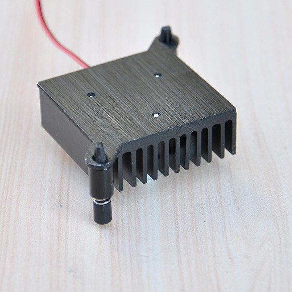 Алуминиев охладител за графична карта с вентилатор за Raspberry Pi, разстояние между чиповете на южен мост и северен мост 59 мм, работа при 5V–12V, размери 38×37×14 мм