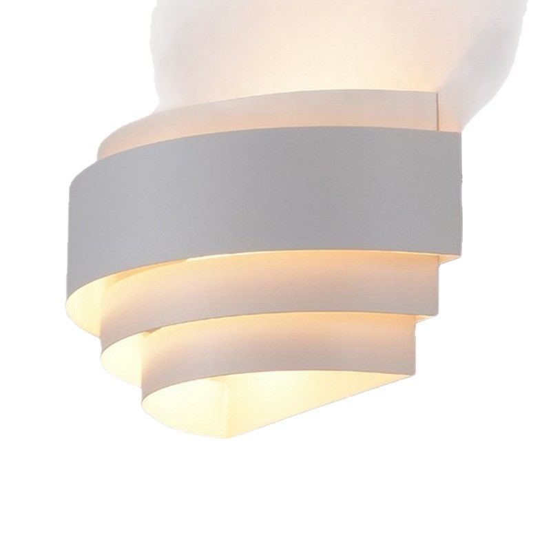 Moderna minimalistička željezna LED stenska lampa za spavaću sobu, hodnik i stepenice