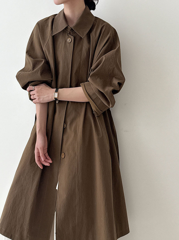 Női Hepburn-stílusú brit hosszú kabát övvel, elegáns retro őszi 2025