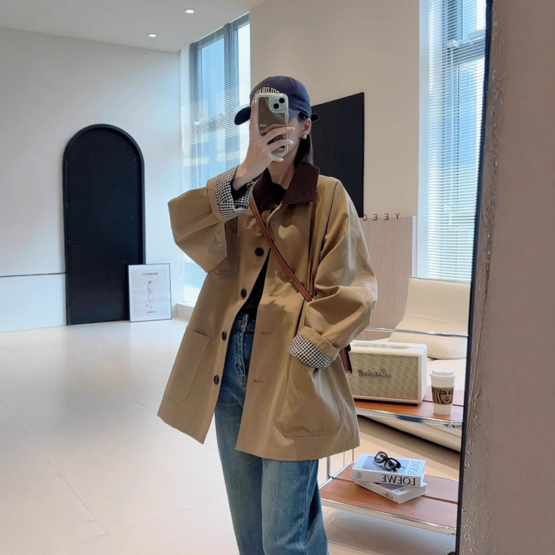 Női pamutból készült windbreaker laza szabású, középhosszú, khaki színű, kontrasztos részletekkel