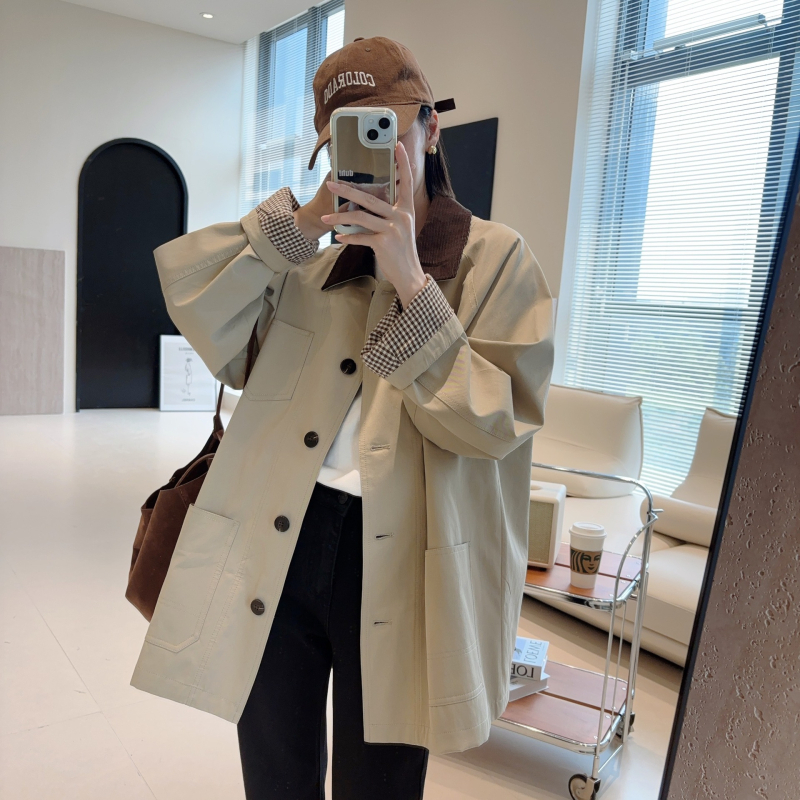 Női pamutból készült windbreaker laza szabású, középhosszú, khaki színű, kontrasztos részletekkel