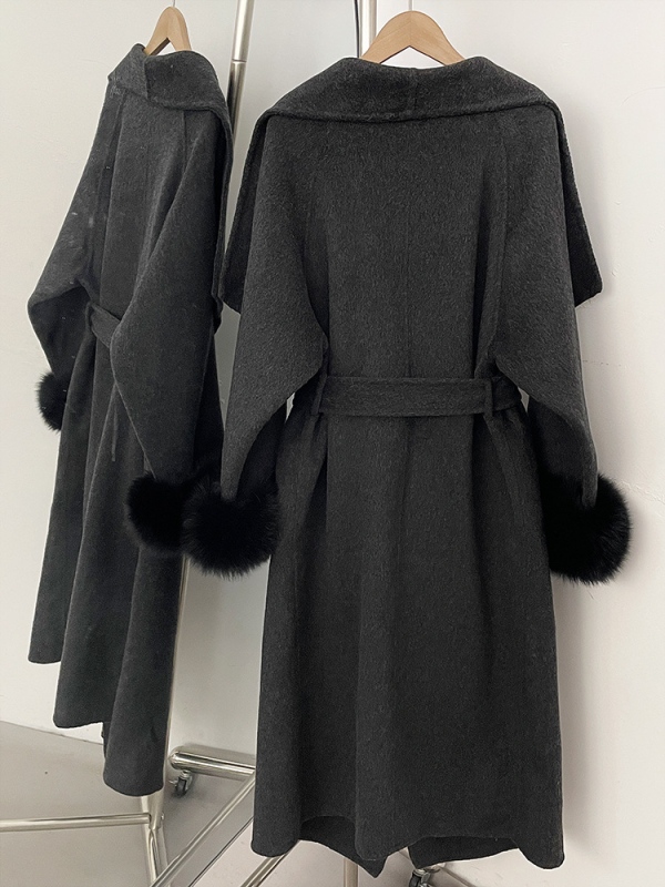 Ženski dugi vuneni kaput, dvostrani materijal, pojas u struku, rever, dugi rukavi, uredski stil