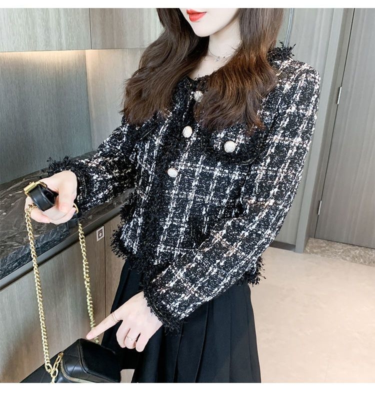 Ženski kratki kaput u francuskom Chanel stilu, s resama, retro elegantan, savršen za svaki outfit.