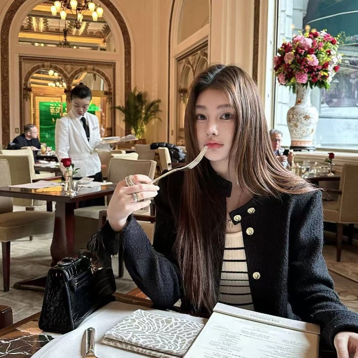 Nova elegantna jakna višeg kvaliteta za proljeće i jesen, inspirirana francuskim stilom Chanel, s stojećim ovratnikom, kratka silueta