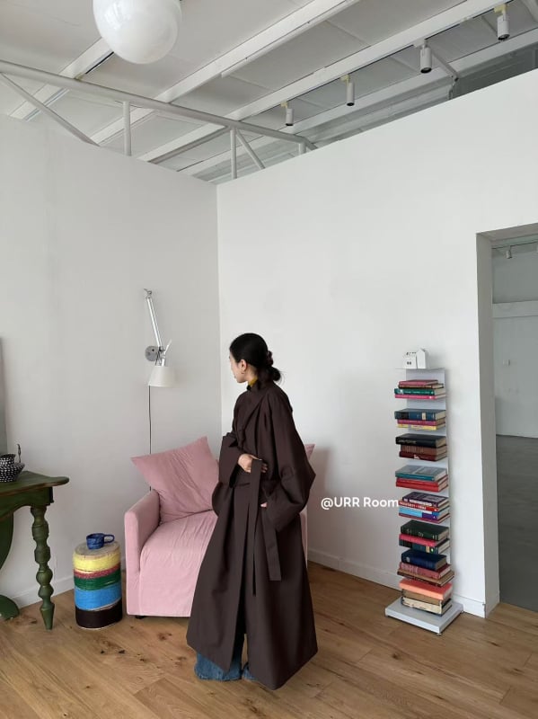 URR Room25S Jesenski trench s pojasom, široka silueta, jednobojna boja, casual stil, uz torbicu, visokokvalitetna tekstura