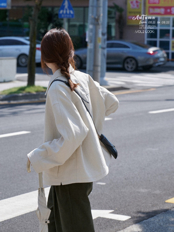 Teksturirani nordijski retro kratki trench coat blazer za jesen-zimu, ležeran kroj, rever, dugi rukav, za žene