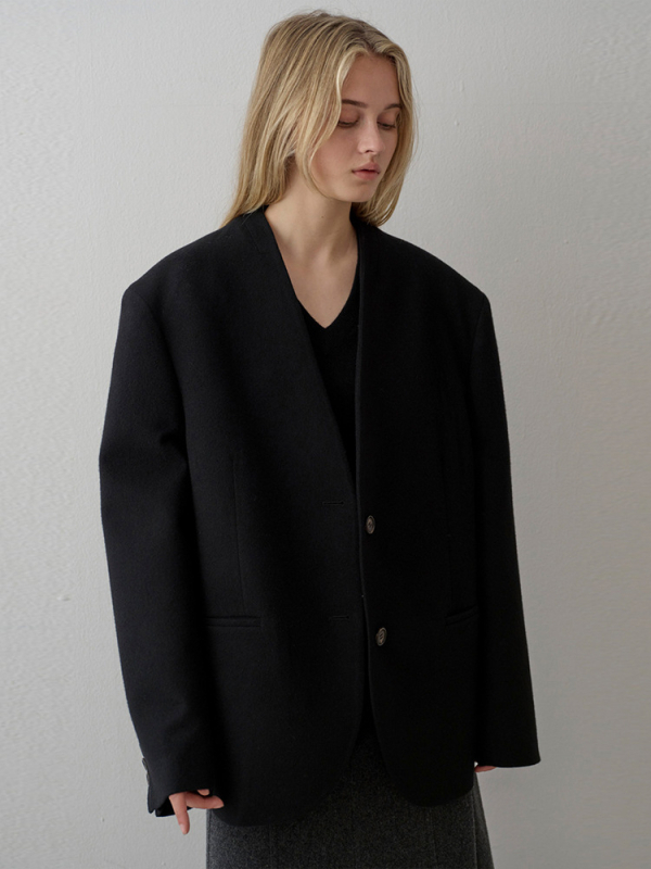 Ženski vuneni kaput s V izrezom, jesen-zima 2025, elegantan gradski stil, ravni kroj
