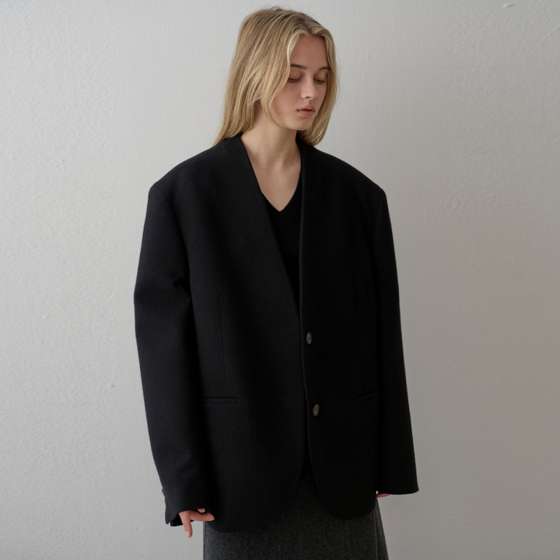 Ženski vuneni kaput s V izrezom, jesen-zima 2025, elegantan gradski stil, ravni kroj