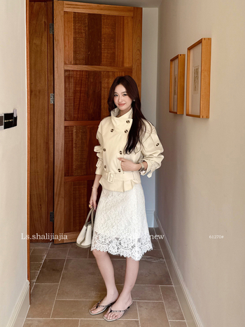 Női rövid, casual trench kabát, pamut anyagból, egyszínű, normál szabás, hosszú ujjú, álló gallér, kétgombos zárás