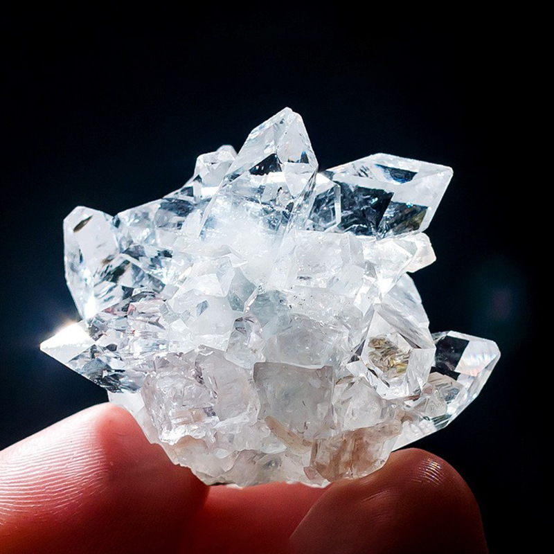 Prirodni kristalni kamen s ribljim okom, sirovi mineral, bijeli kristalni ukras i uzorci minerala