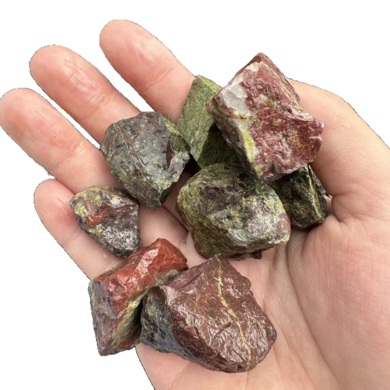 Prirodni Dragon Blood kamen, kristal – neravni kamen za aromaterapiju i ukrašavanje krajolika
