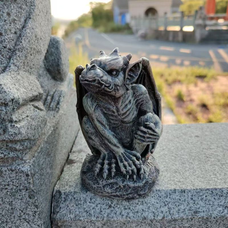 Gotička gargojl statua sa krilima – dekorativni predmet od smole za dom i dvorište