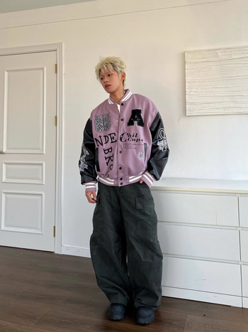 Muška baseball jakna s američkim natpisom i blokom boja, labav kroj, streetwear, proljeće–jesen 2025