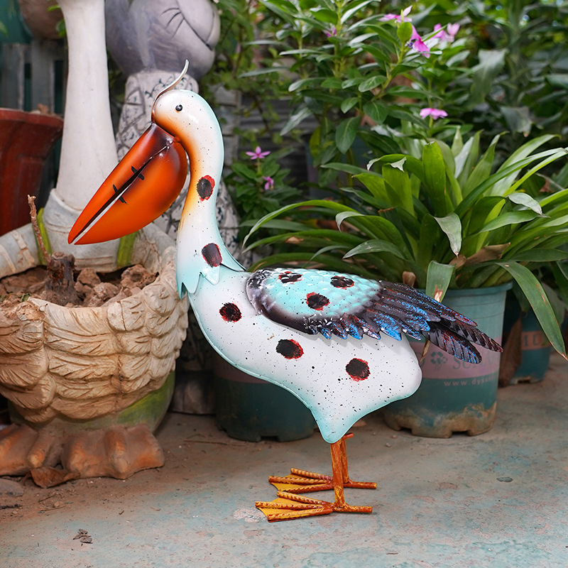 Sculptură metalică pelican pentru grădină, decor exterior