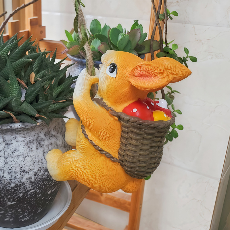 Slatki penjački zeko – figurica od smole za dom, vrt i balkon