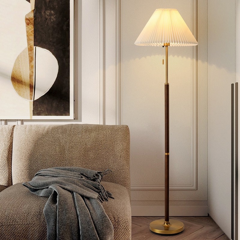 Nordijski stil stojeća lampa s plisiranim sjenilom od tkanine, za dnevni boravak i spavaću sobu – elegantno dekorativno osvjetljenje