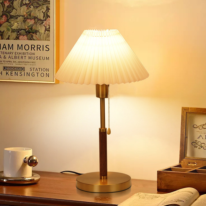 Nordijski stil stojeća lampa s plisiranim sjenilom od tkanine, za dnevni boravak i spavaću sobu – elegantno dekorativno osvjetljenje