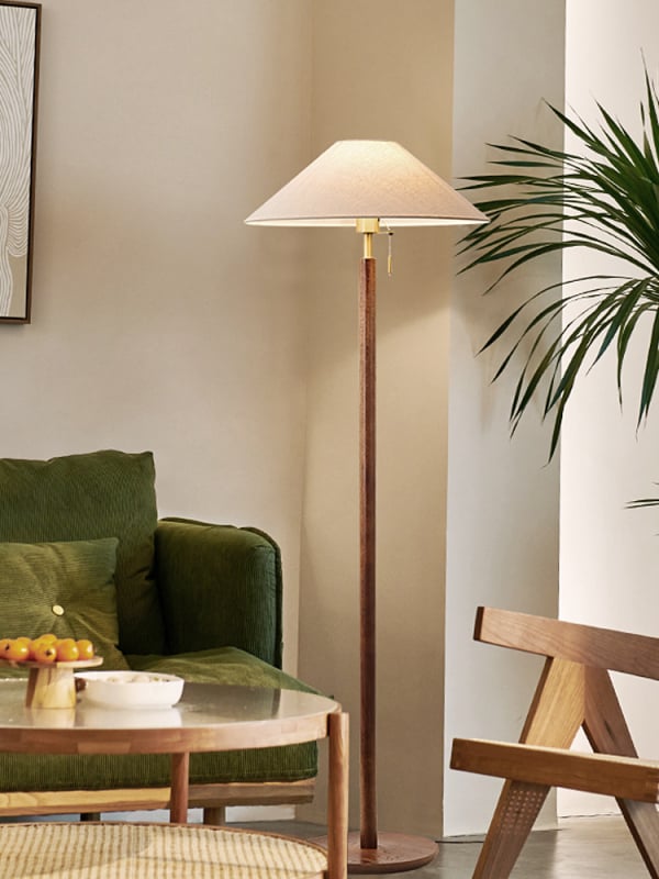 Japanskog stila podna lampa od masivnog drveta s platnenim sjenilom