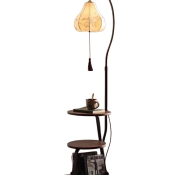 Podna lampa u srednjovjekovnom stilu s integriranim bočnim stolom za dnevnu sobu
