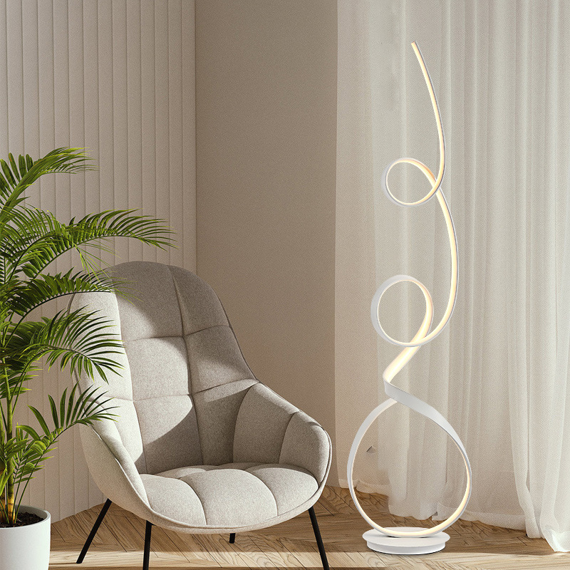 Dizajnerska nordijska podna lampa za dnevni boravak i blagovaonu, minimalistično svjetlo uz kauč s diskretnom luksuznom atmosferom postmodernog stila