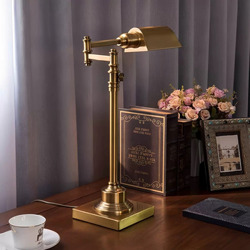 Američka seoska dekorativna svjetiljka s retro industrijskim dizajnom, podesiva stajaća lampa s mehaničkim rukama za spavaću sobu ili ured.