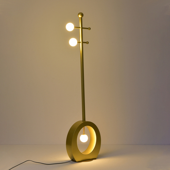 Podna lampa s motivom violine, skandinavski dizajn, kreativni minimalistički dekor za dječju sobu