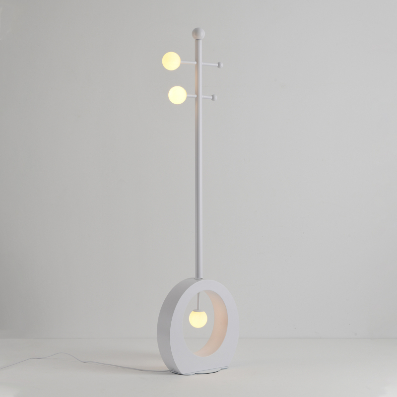 Podna lampa s motivom violine, skandinavski dizajn, kreativni minimalistički dekor za dječju sobu