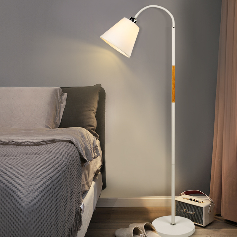 Nordijska LED podna lampa s daljinskim upravljačem, tekstilno sjenilo, visina 170 cm