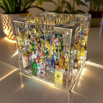 DIY noćno svjetlo u obliku Rubikove kocke u bočici vina s 3D ogledalom
