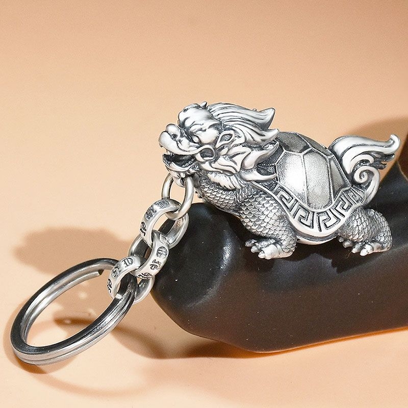 Auto privjesak za ključeve s motivom zmaja i kornjače, metalni retro dodatak za torbu za parove