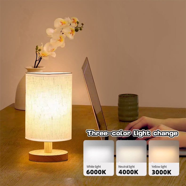 USB napájaná stolová lampa z masívneho dreva s textilným poťahom, vhodná do spálne, na nočný stolík, študovňu a internát; prispôsobiteľná LED nočná lampa