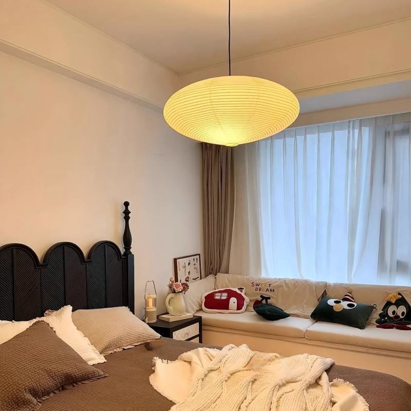 Wabi-Sabi stil: okrugla UFO svjetiljka s japanskim retro abažurem, papirnati luster za spavaću sobu, restoran ili dućan odjeće — inspirirano Isamu Noguchi