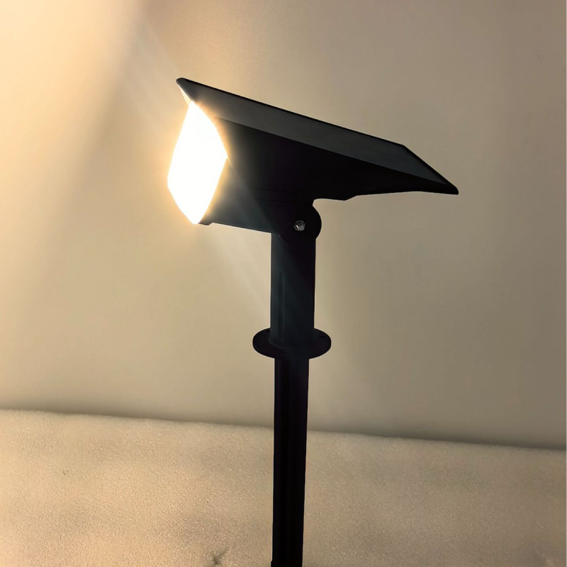 Solarno vanjsko osvjetljenje s tri boje temperature: topla, neutralna i bijela; spot i floodlight za dvorište, vrt, travnjak i vilu