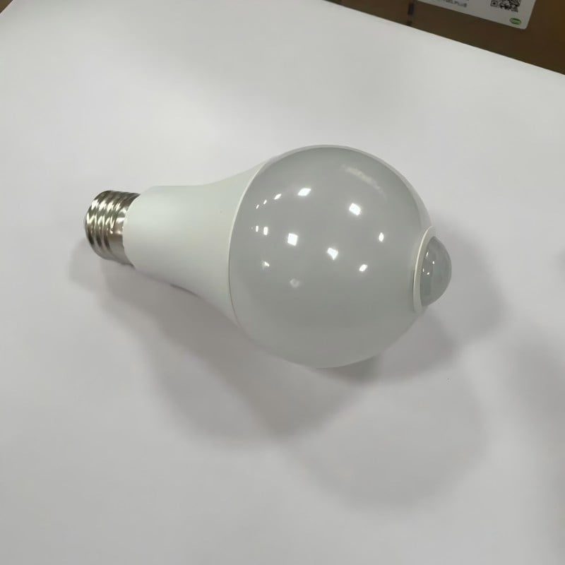 LED žarulja s radar-senzorom pokreta — infracrveni senzor tijela, za kućne hodnike, hodnike i garaže, široki napon, konstantni strujni tok