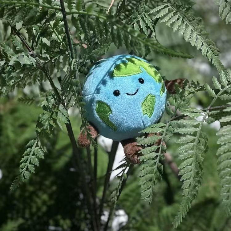 Little Earth pliš lutkica – privjesak za ključeve i torbu