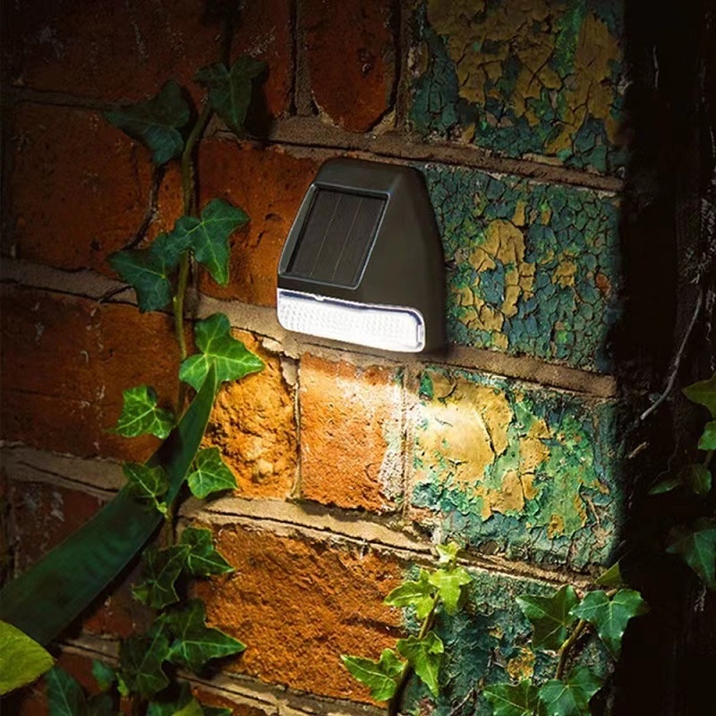 Solarna lampa u europskom stilu za vanjsku upotrebu – rasvjeta zida, stepenice i ograde