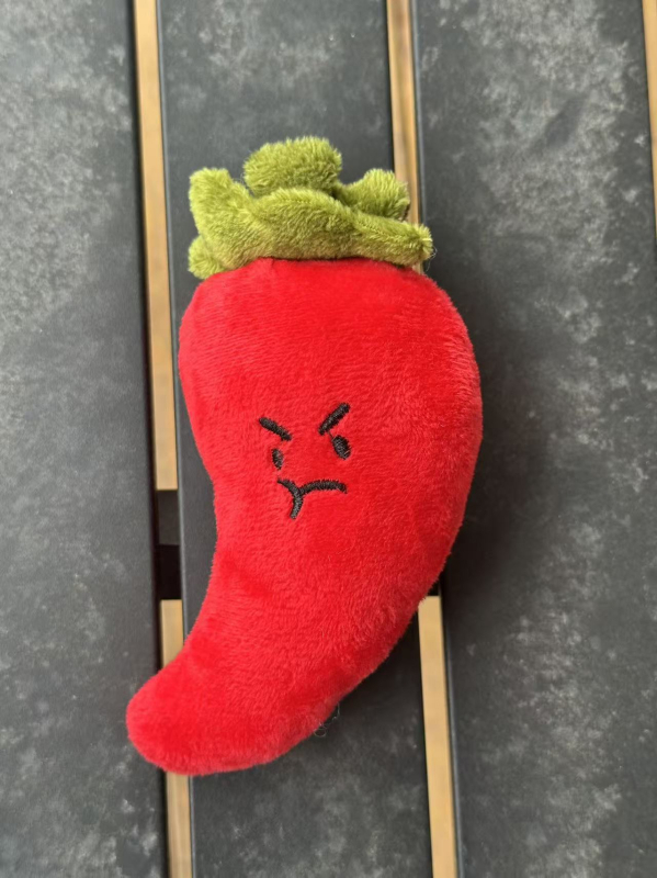 Plišani privjesak za ključeve s motivom povrća – paprika lutka